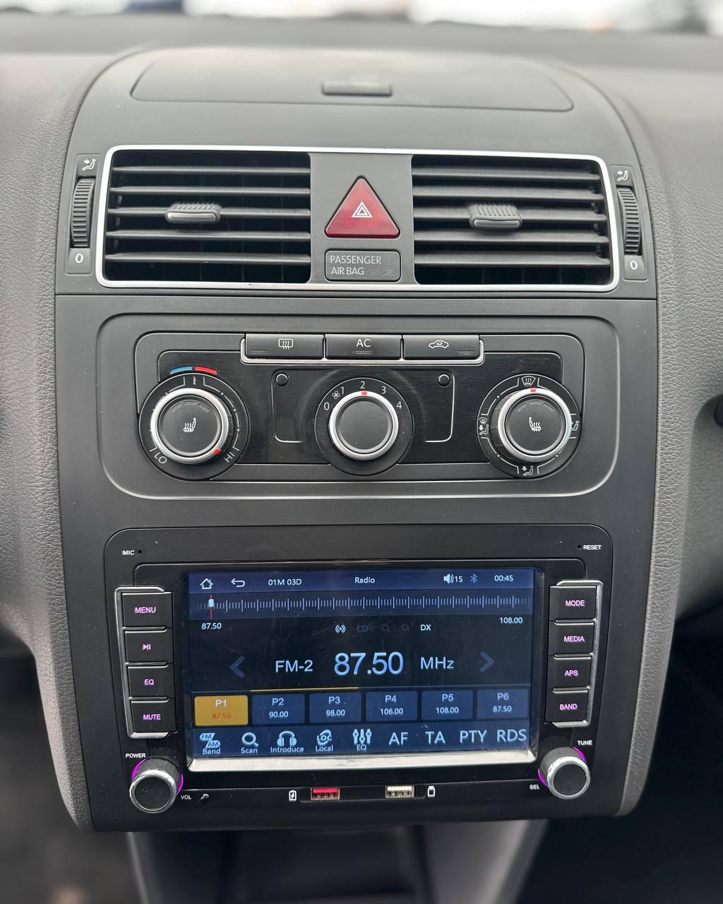 Volkswagen Touran I · 2-й рестайлинг , 2011 г., механика, дизель - фото 10