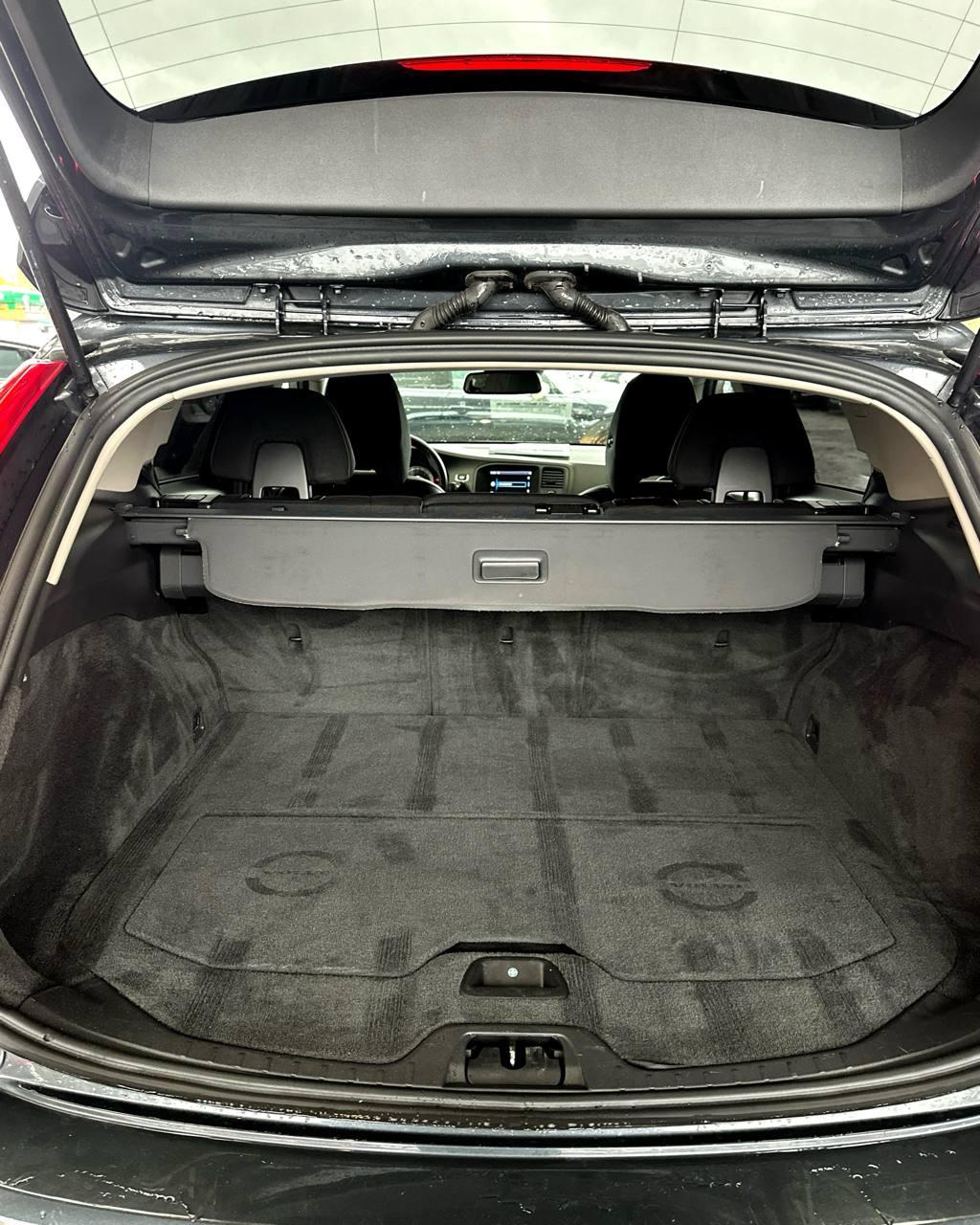 Volvo V60 I , 2011 г., механика, дизель - фото 15