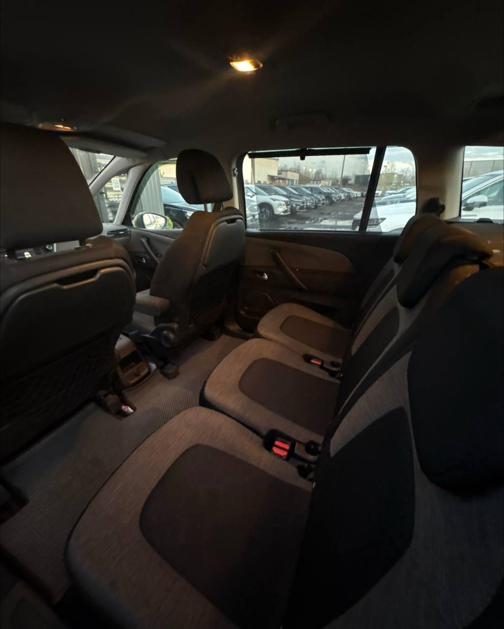 Citroen C4 Grand Picasso II · Рестайлинг , 2017 г., механика, дизель - фото 9