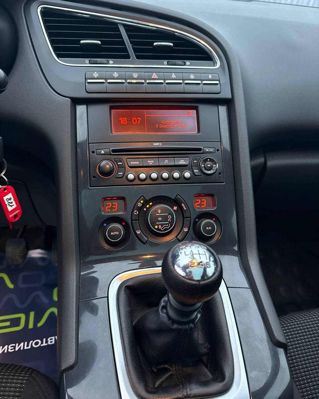 Peugeot 5008 I , 2009 г., механика, дизель - фото 14