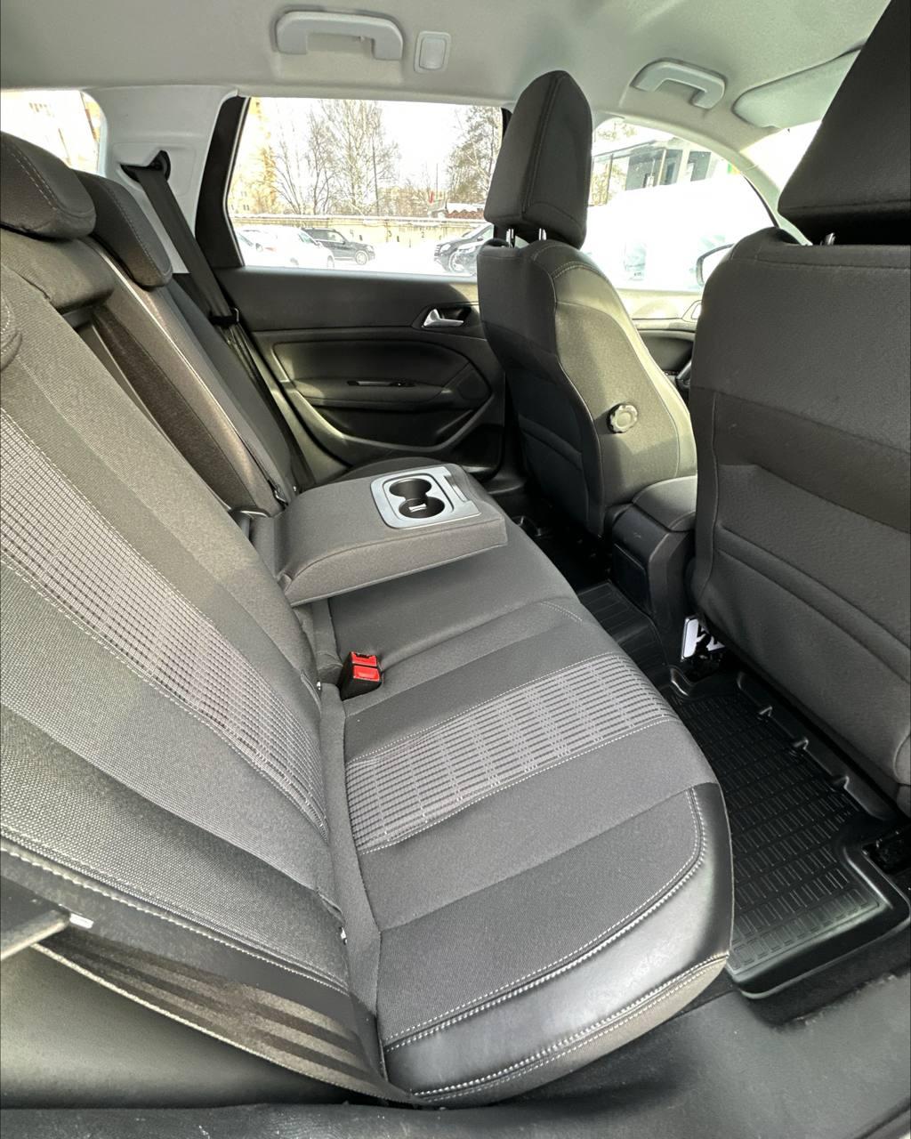 Peugeot 308 T9 · Рестайлинг , 2017 г., механика, бензин - фото 11