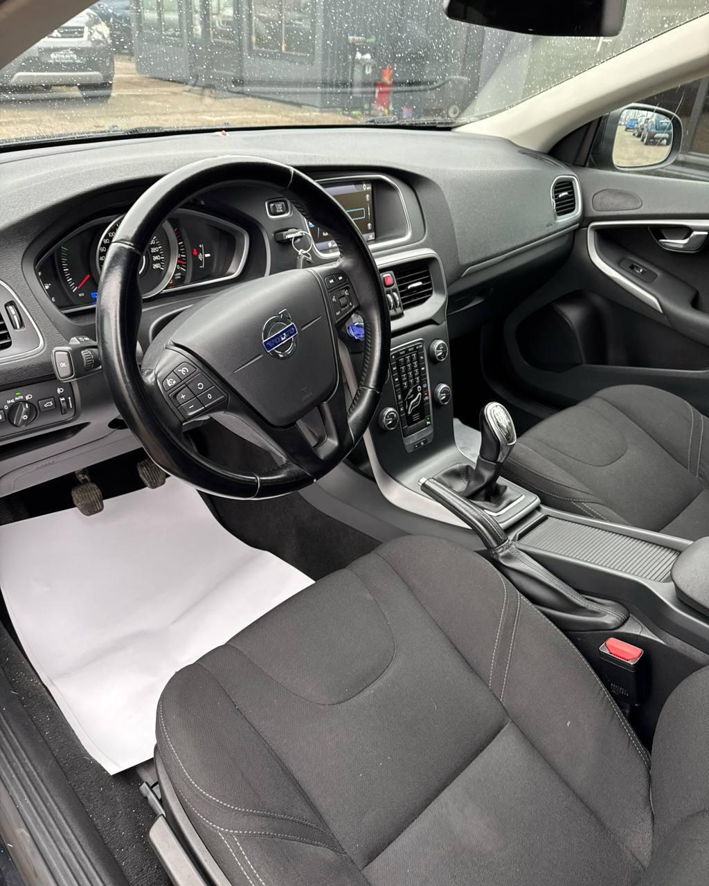 Volvo V40 II , 2014 г., механика, дизель - фото 10