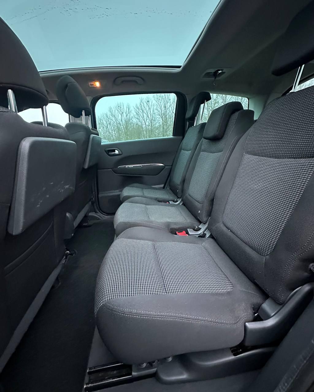 Peugeot 5008 I , 2010 г., механика, дизель - фото 8