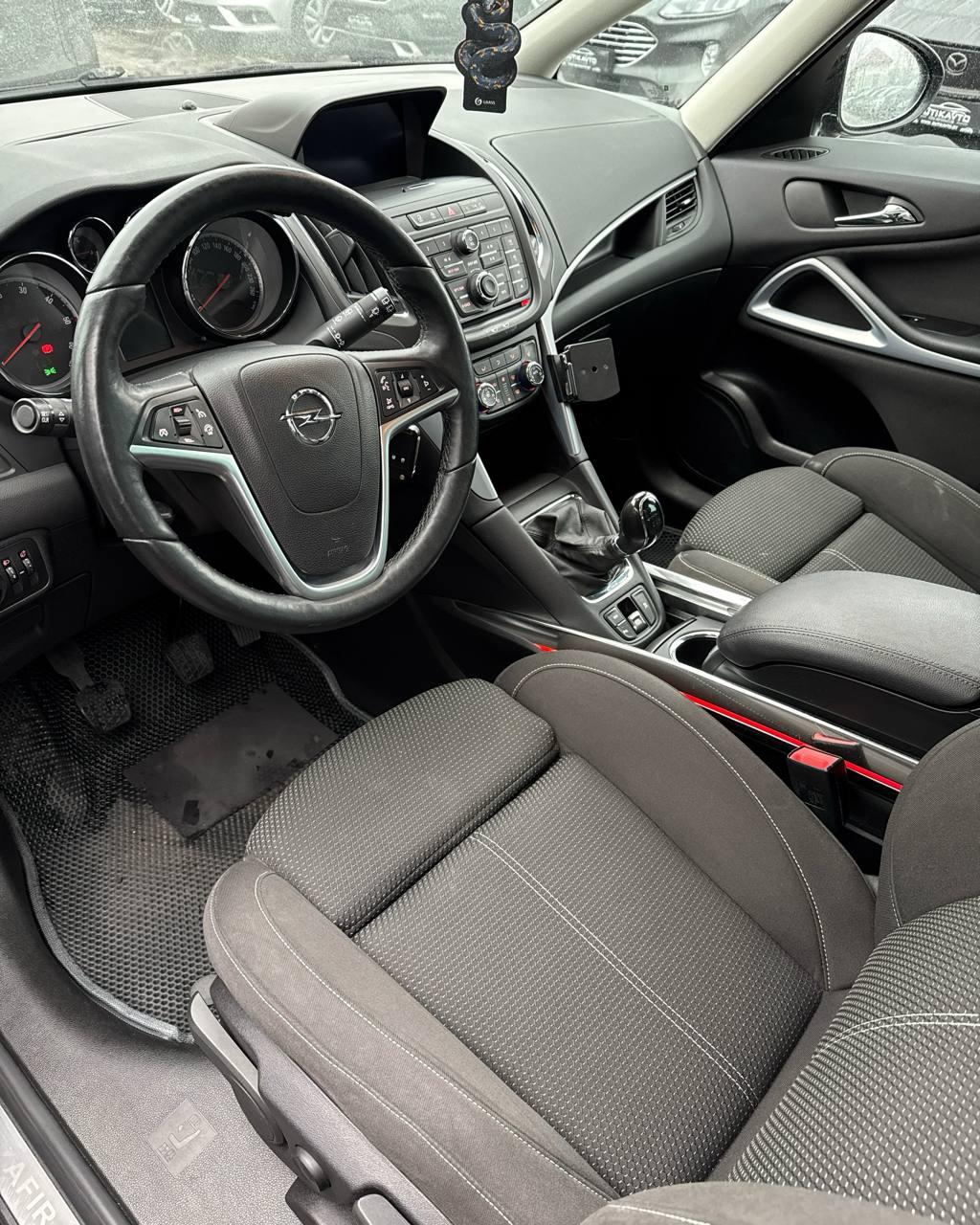 Opel Zafira C , 2014 г., механика, дизель - фото 10