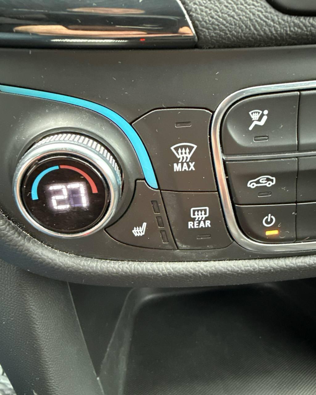 Chevrolet Equinox III · Рестайлинг , 2023 г., автомат, бензин - фото 19