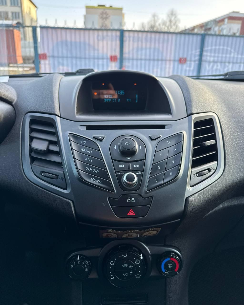 Ford Fiesta VI · Рестайлинг , 2013 г., механика, бензин - фото 14