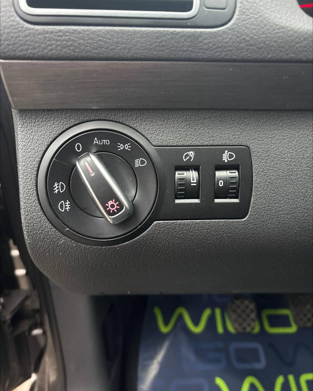 Volkswagen Touran I · 2-й рестайлинг , 2011 г., механика, дизель - фото 20