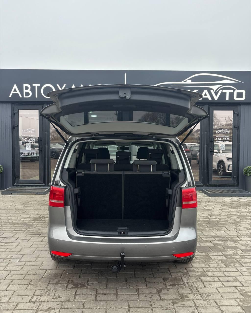 Volkswagen Touran I · 2-й рестайлинг , 2011 г., механика, дизель - фото 12