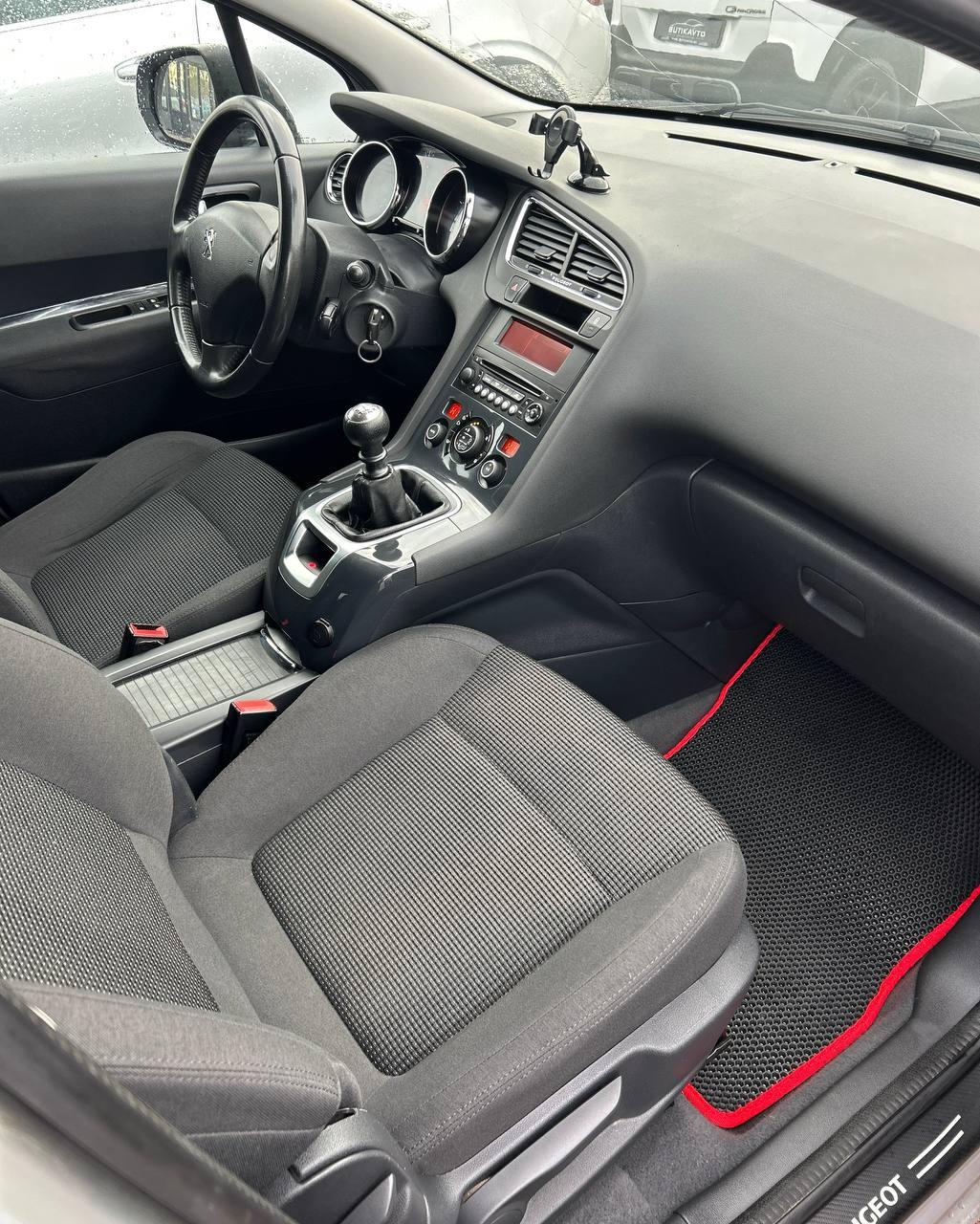 Peugeot 5008 I · Рестайлинг , 2016 г., механика, дизель  - фото 13