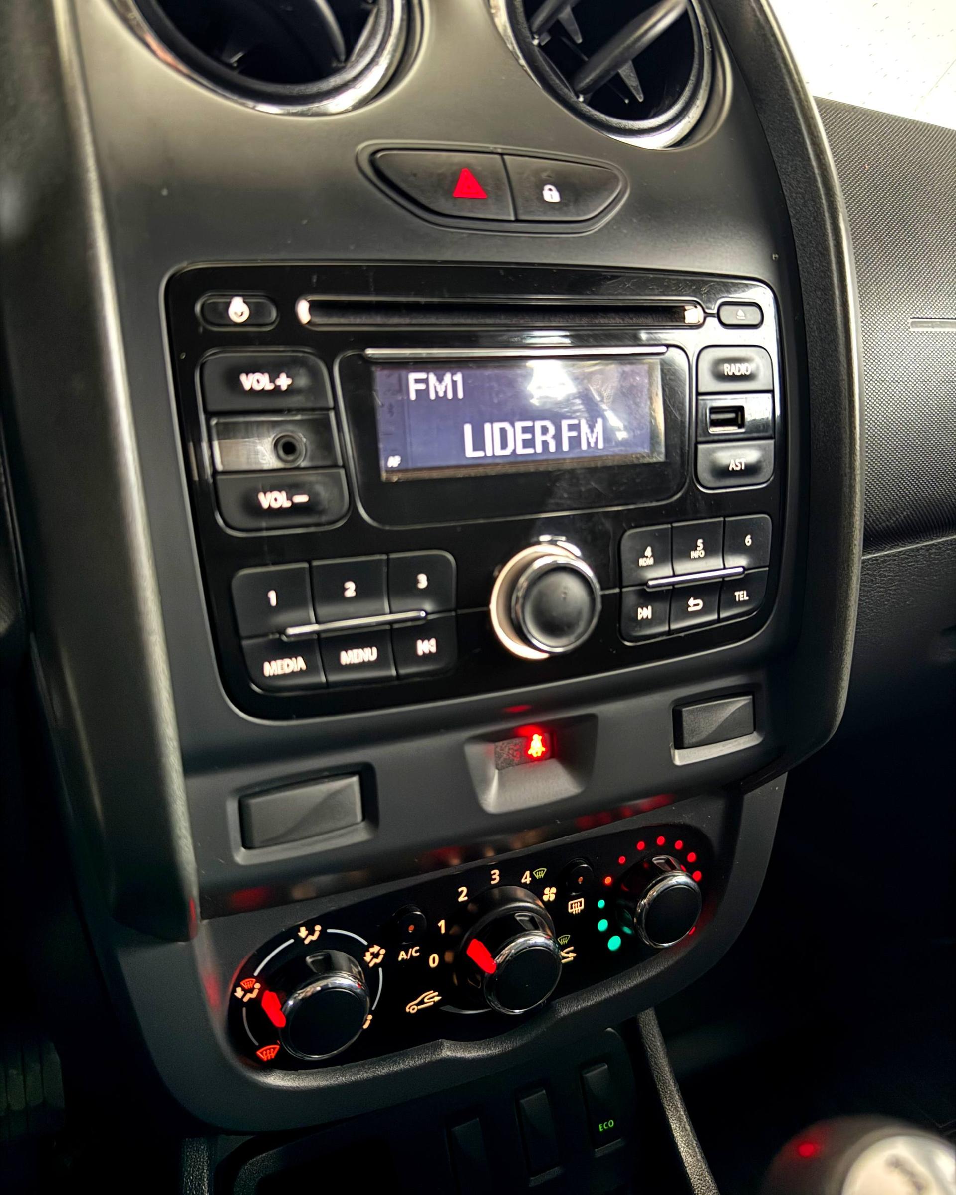 Renault Duster I · Рестайлинг , 2016 г., механика, бензин - фото 12