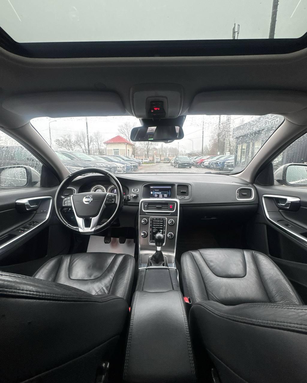 Volvo V60 I , 2011 г., механика, дизель - фото 9