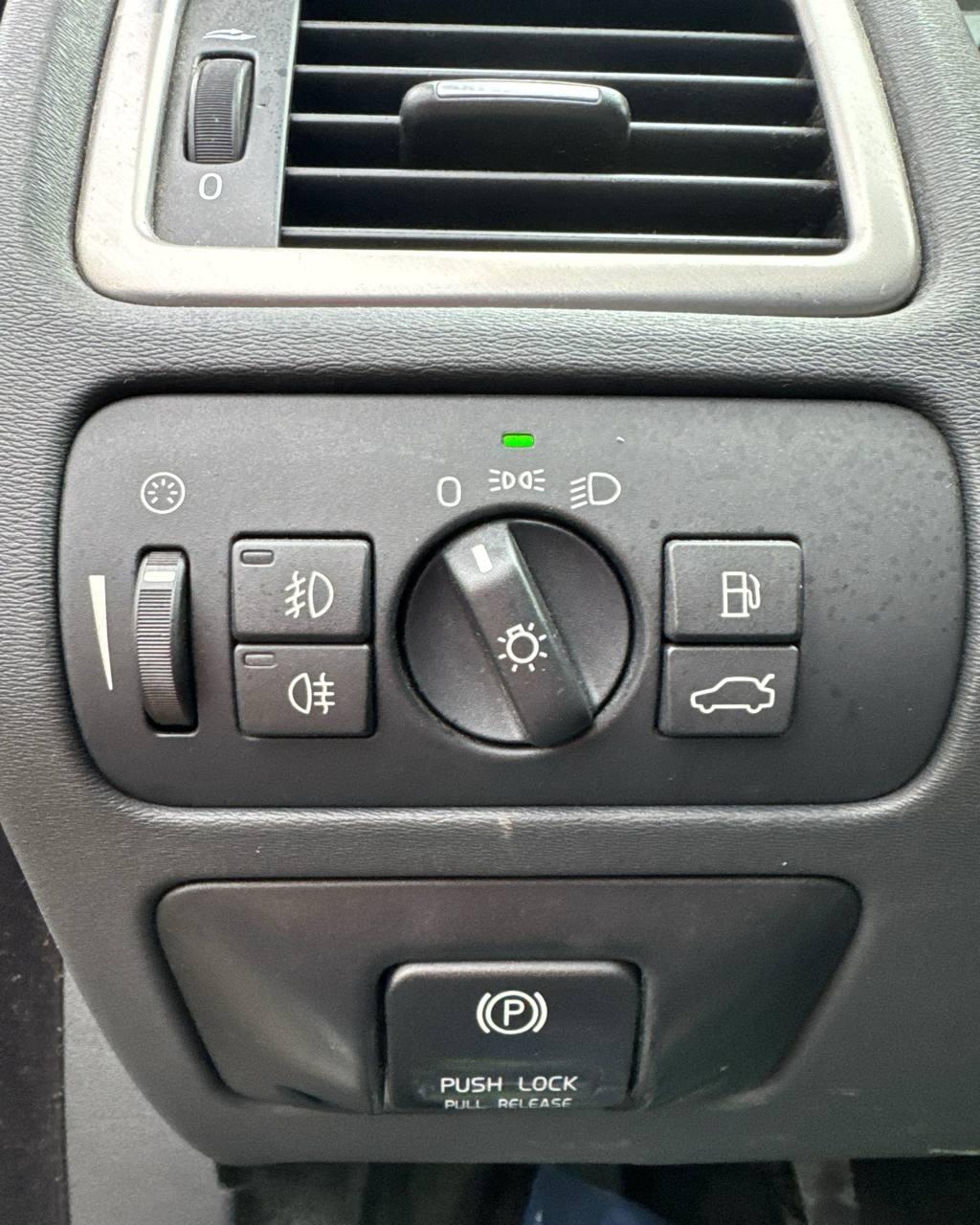 Volvo V70 III , 2011 г., механика, дизель - фото 21