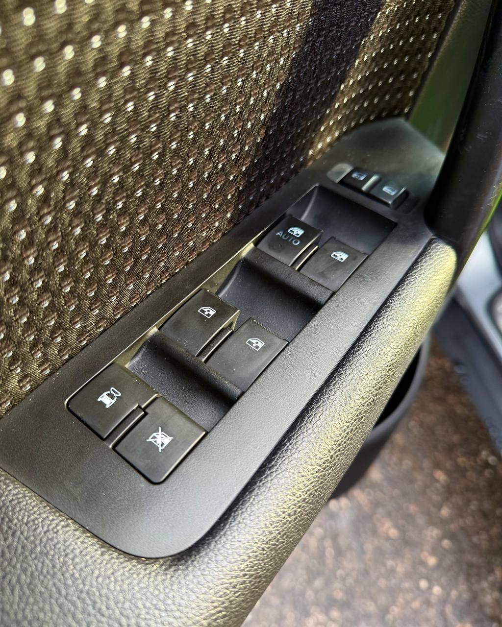 Chevrolet Captiva I · Рестайлинг , 2011 г., автомат, бензин - фото 15