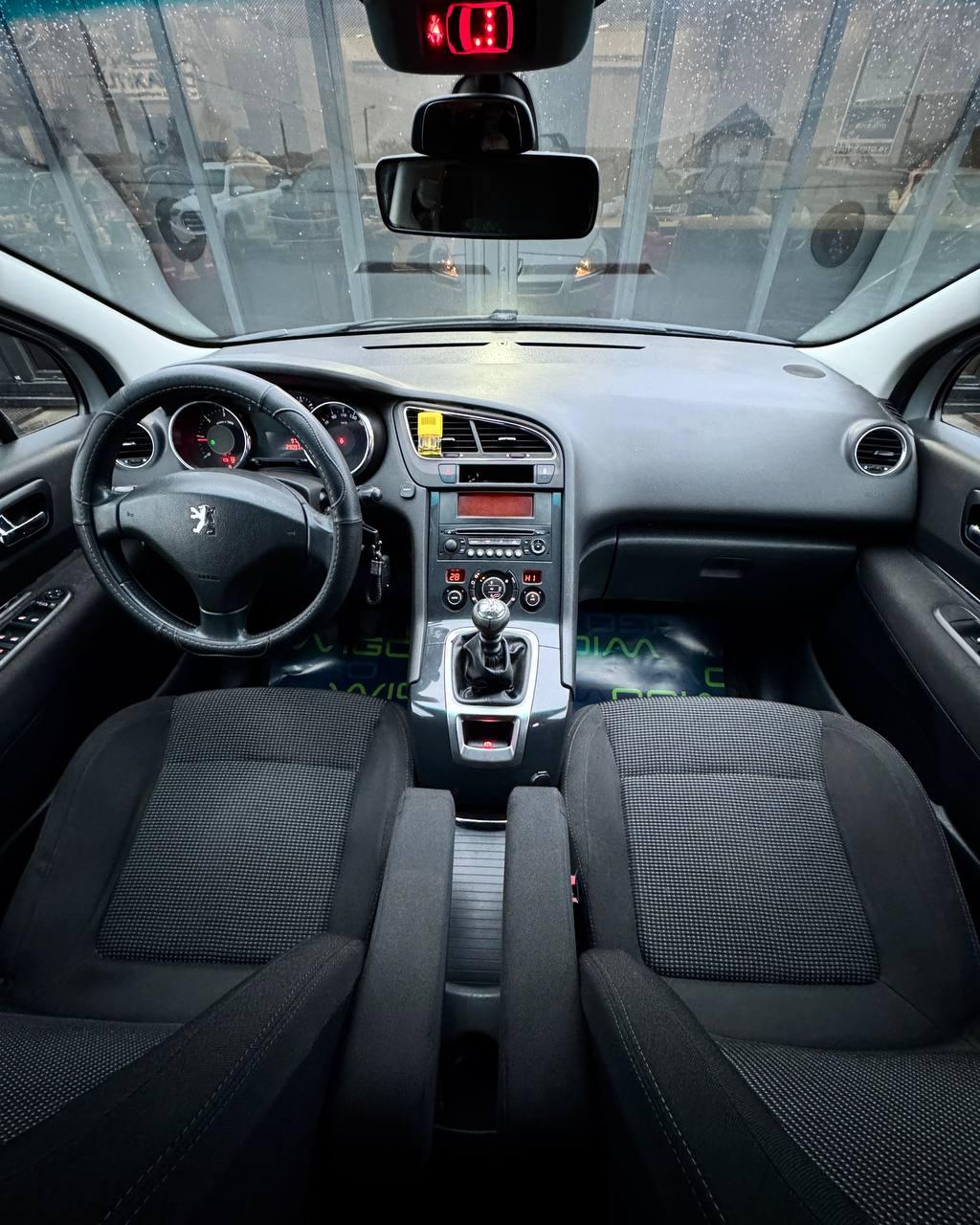 Peugeot 5008 I , 2010 г., механика, дизель - фото 9