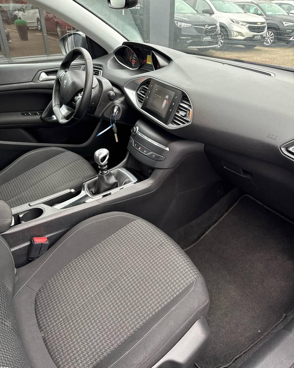 Peugeot 308 T9 · Рестайлинг , 2019 г., механика, бензин - фото 13