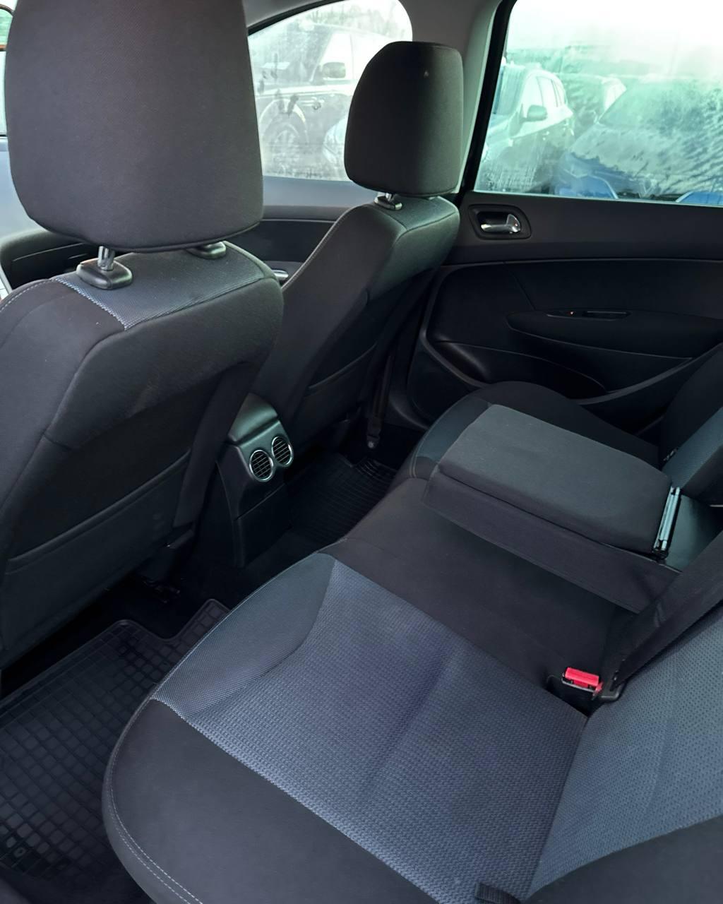 Peugeot 308 T7 · Рестайлинг , 2012 г., механика, дизель - фото 11