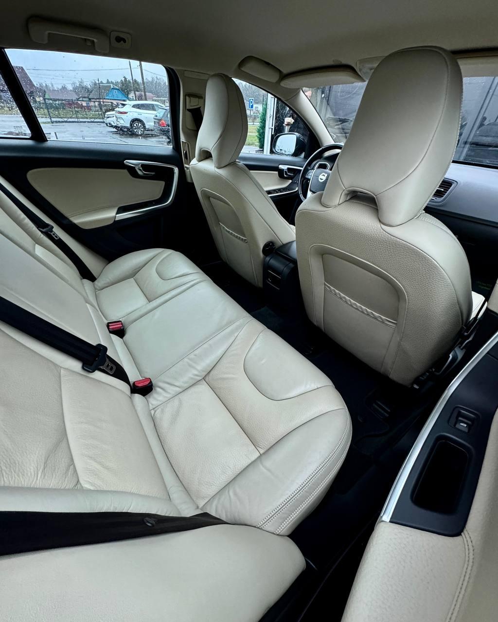 Volvo V60 I · Рестайлинг , 2013 г., робот, дизель - фото 12