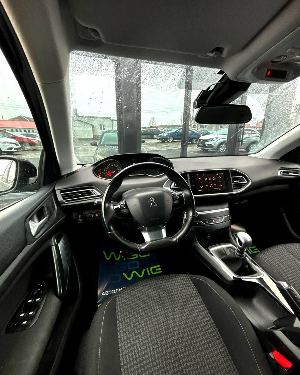 Peugeot 308 T9 · Рестайлинг , 2018 г., механика, дизель - фото 15
