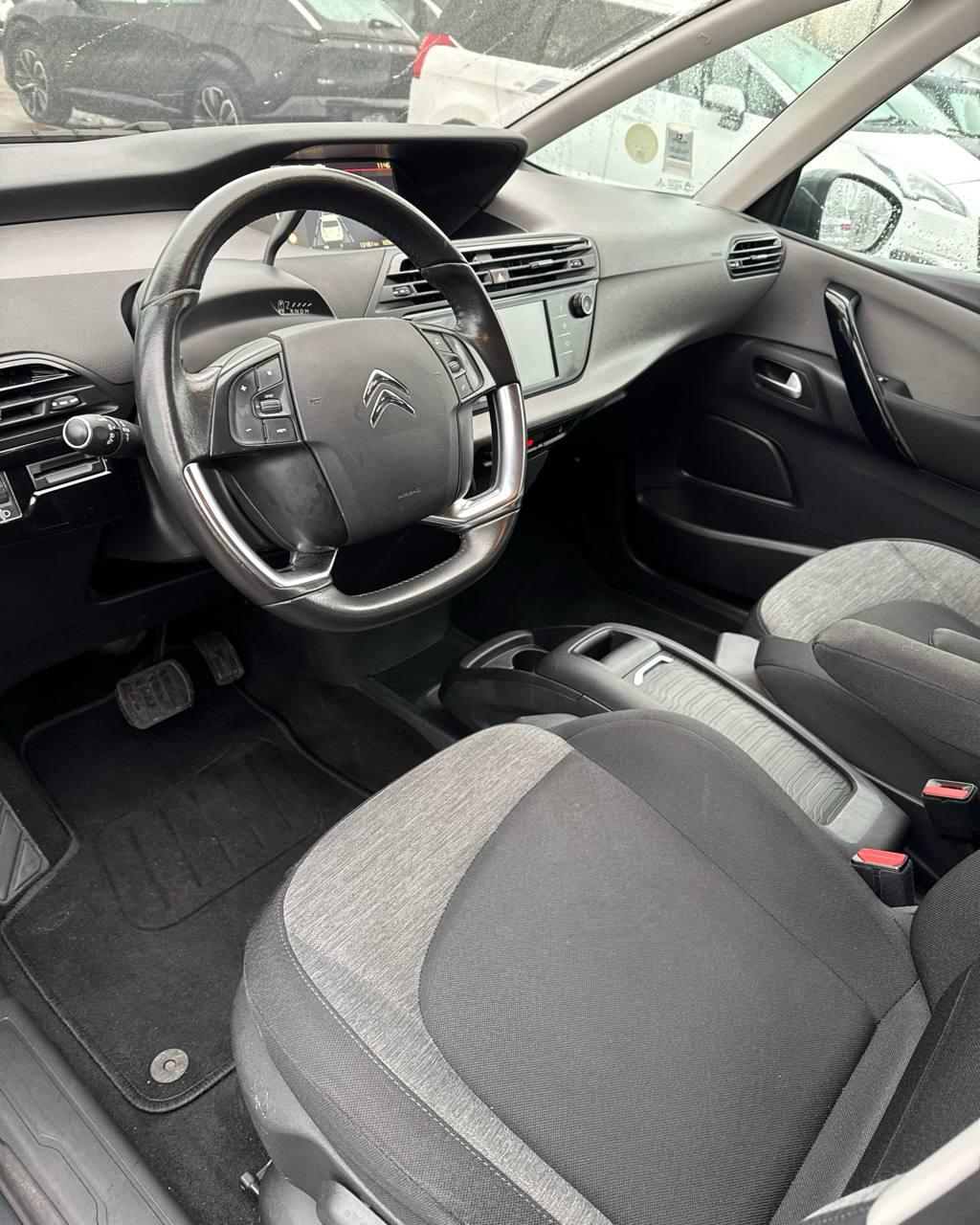 Citroen C4 Grand Picasso II · Рестайлинг , 2017 г., автомат, дизель - фото 10