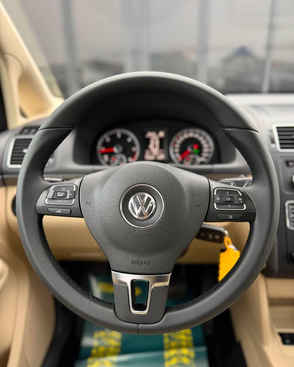 Volkswagen Touran I · 2-й рестайлинг , 2013 г., робот, дизель - фото 15