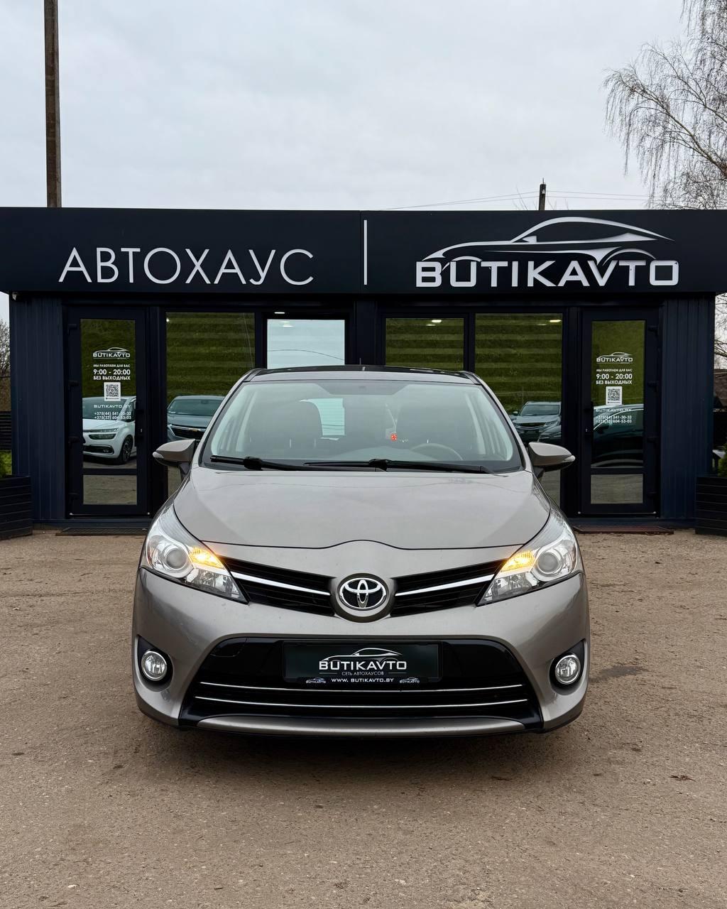 Toyota Verso I · Рестайлинг , 2014 г., механика, дизель - фото 2