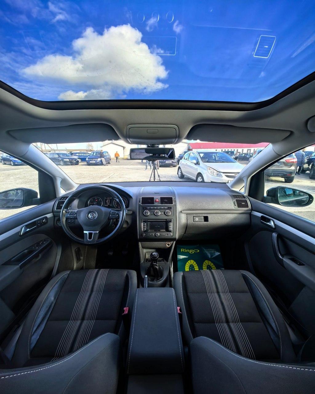 Volkswagen Touran I · 2-й рестайлинг , 2012 г., механика, дизель  - фото 7