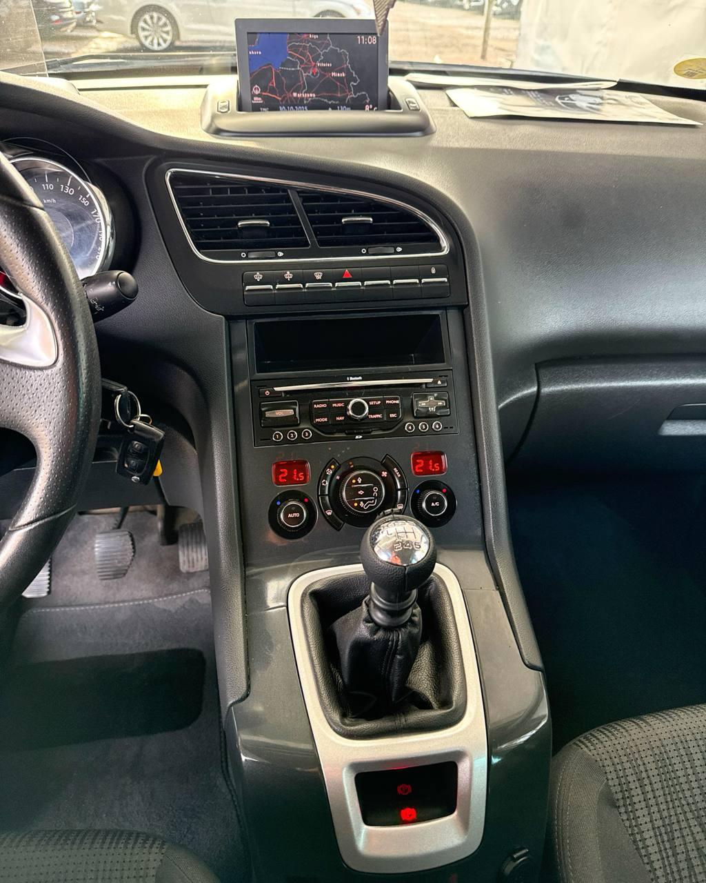 Peugeot 5008 I , 2012 г., механика, дизель - фото 12