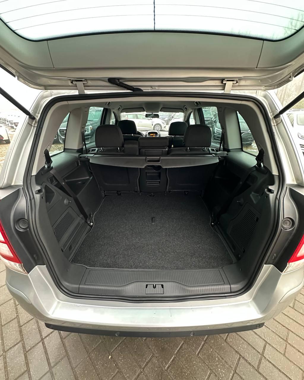 Opel Zafira B · Рестайлинг , 2011 г., механика, дизель - фото 10