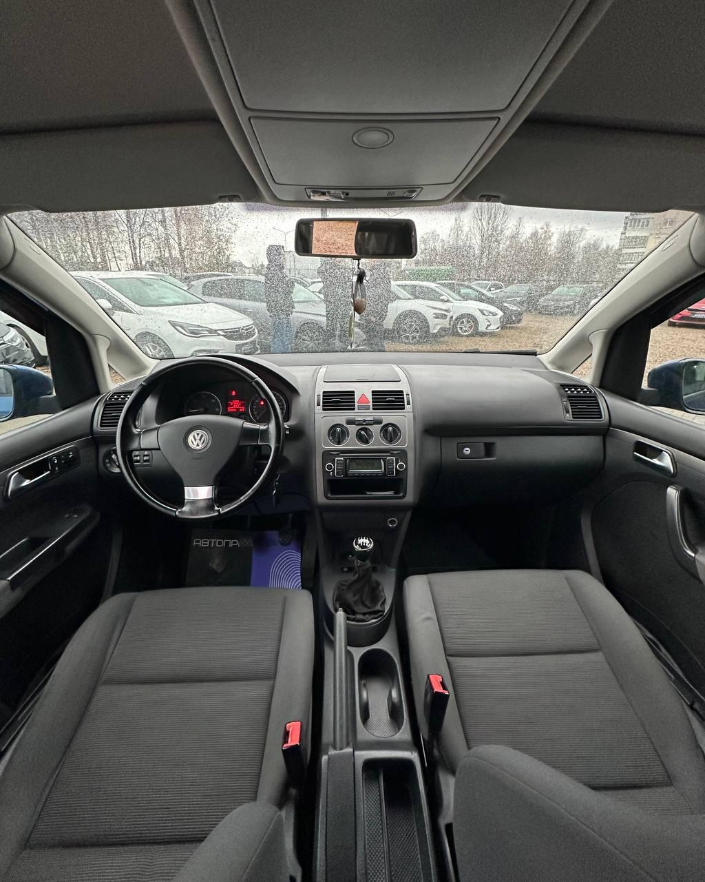 Volkswagen Touran I · Рестайлинг , 2009 г., механика, дизель - фото 9