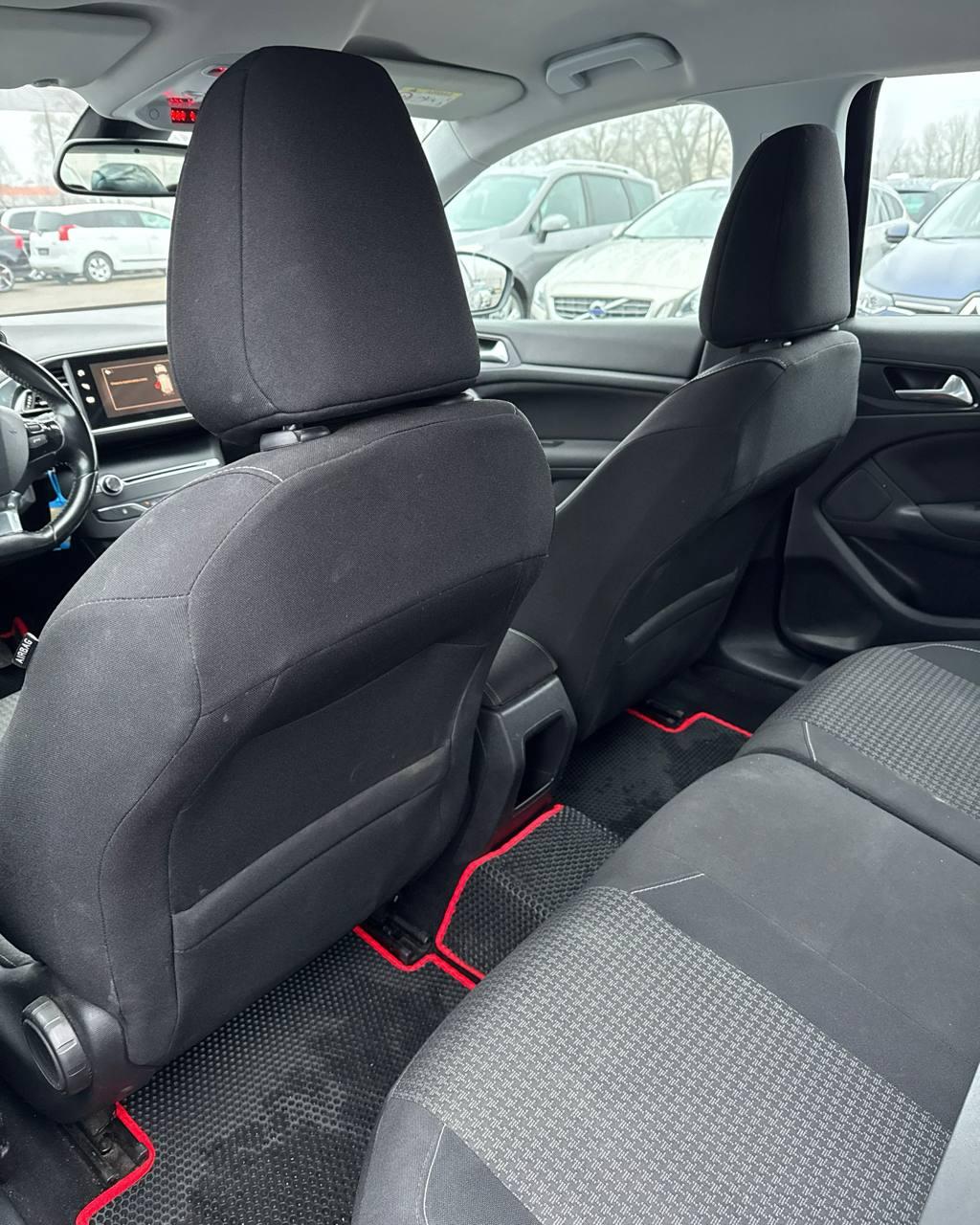 Peugeot 308 T9 · Рестайлинг , 2019 г., механика, дизель - фото 11