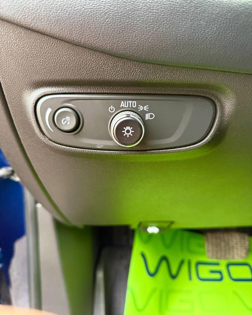 Chevrolet Equinox III · Рестайлинг , 2022 г., автомат, бензин - фото 19