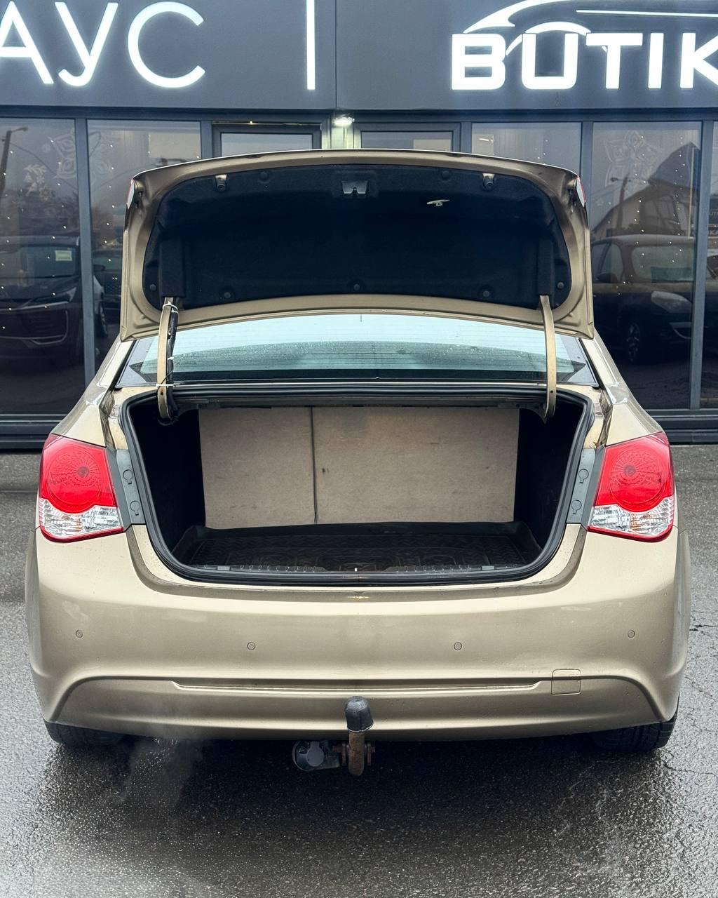 Chevrolet Cruze J300 · Рестайлинг , 2013 г., механика, бензин - фото 14