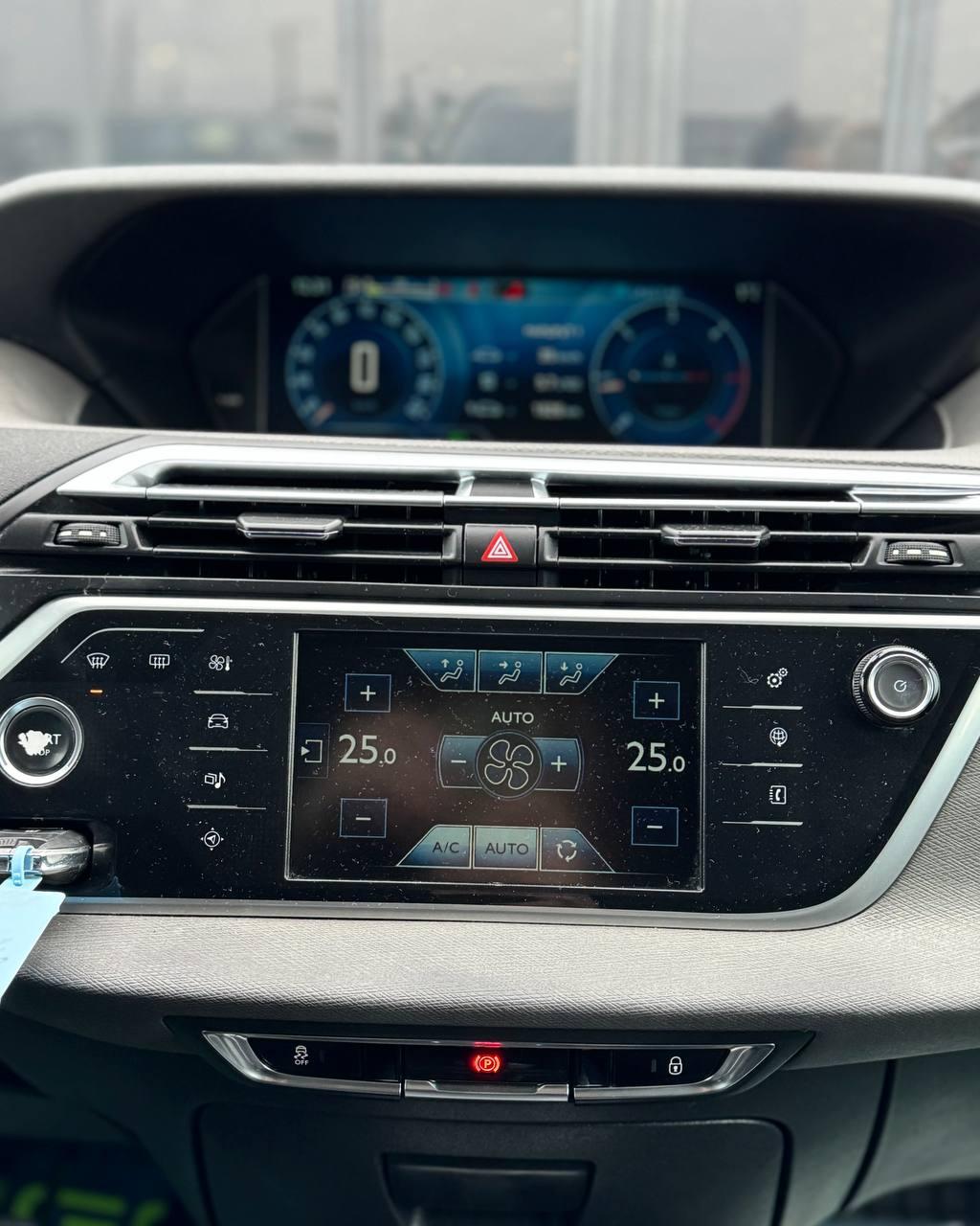 Citroen C4 Picasso II , 2014 г., механика, дизель - фото 16