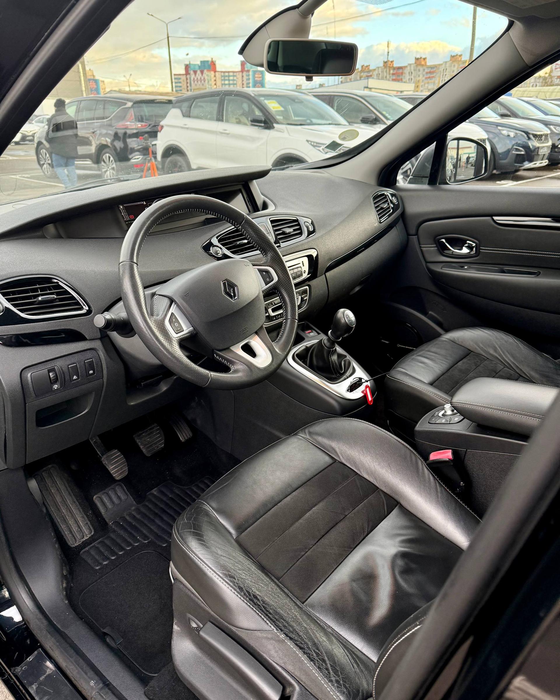 Renault Grand Scenic III · Рестайлинг , 2012 г., механика, дизель - фото 11