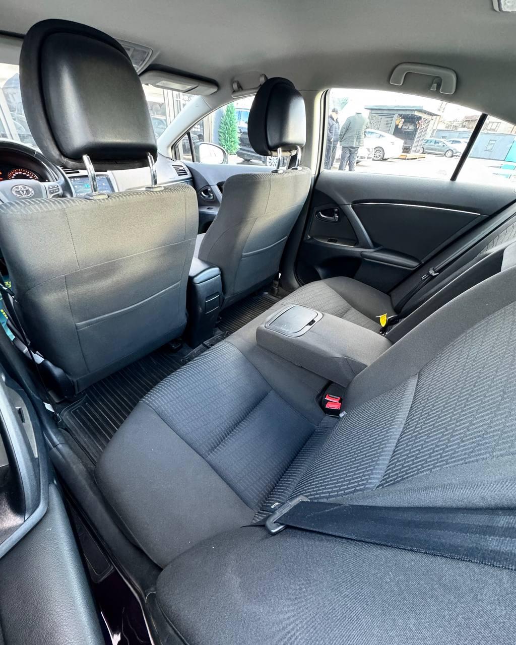 Toyota Avensis III (T270) , 2009 г., механика, бензин - фото 11