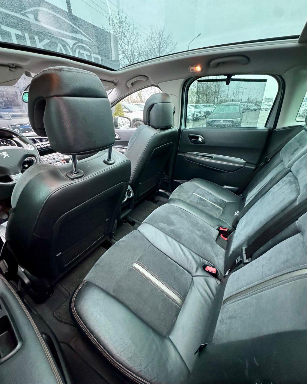 Peugeot 3008 I · Рестайлинг , 2015 г., механика, бензин - фото 11