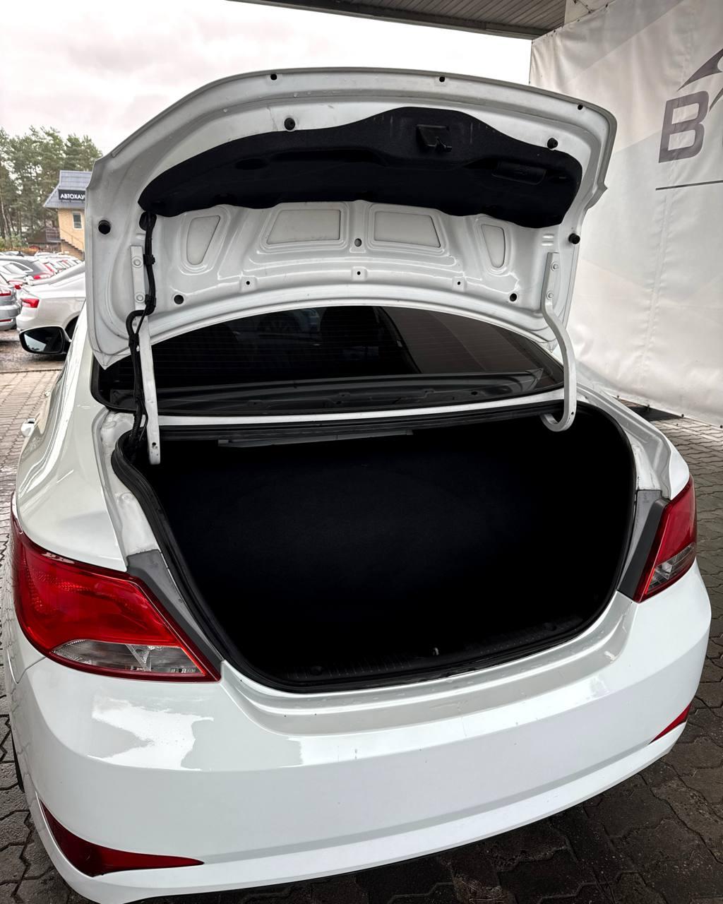 Hyundai Solaris I · Рестайлинг , 2015 г., механика, бензин - фото 15