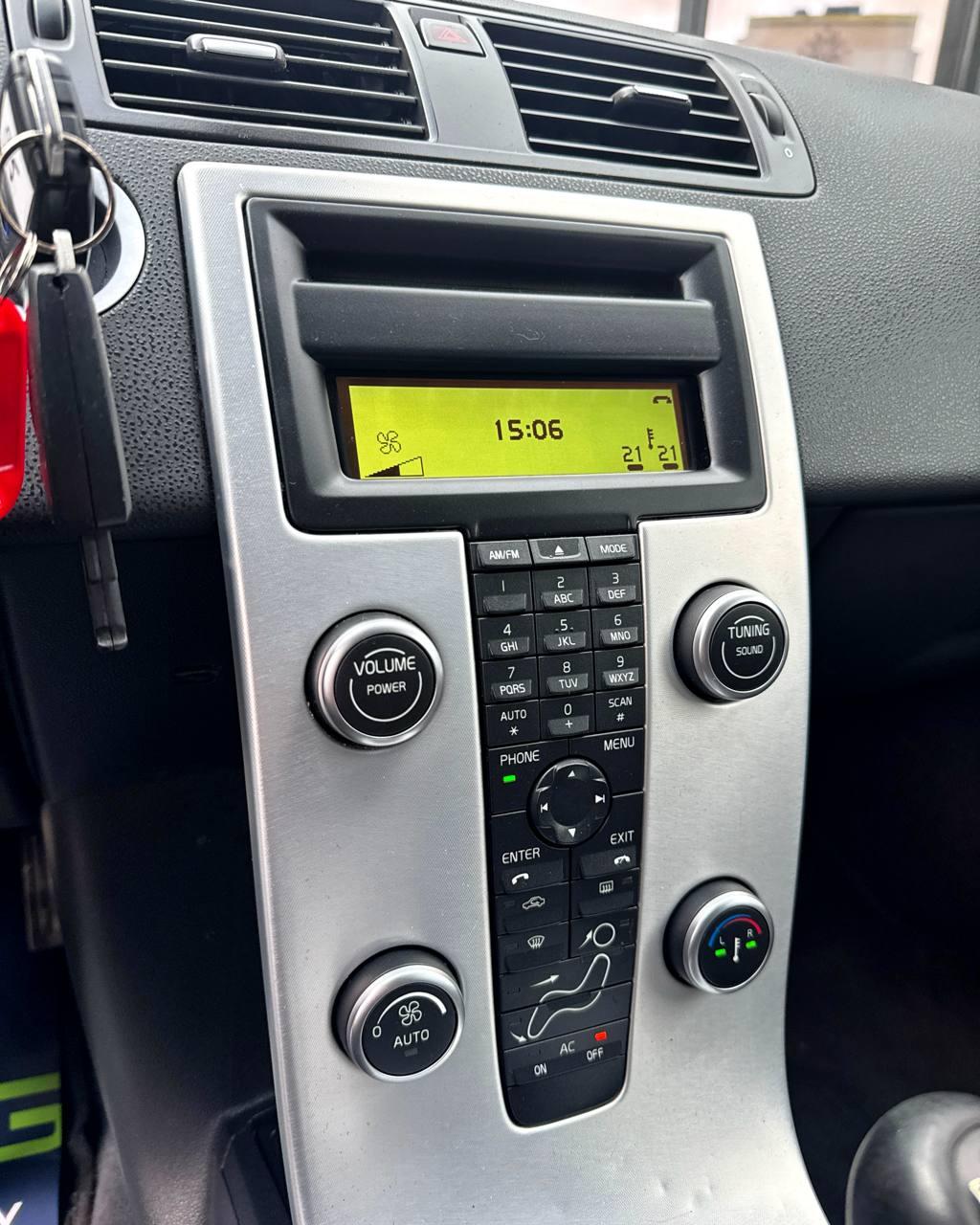 Volvo V50 I · 2-й рестайлинг , 2010 г., механика, дизель - фото 14