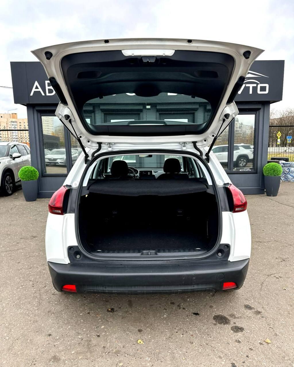 Peugeot 2008 I · Рестайлинг , 2019 г., механика, дизель - фото 14