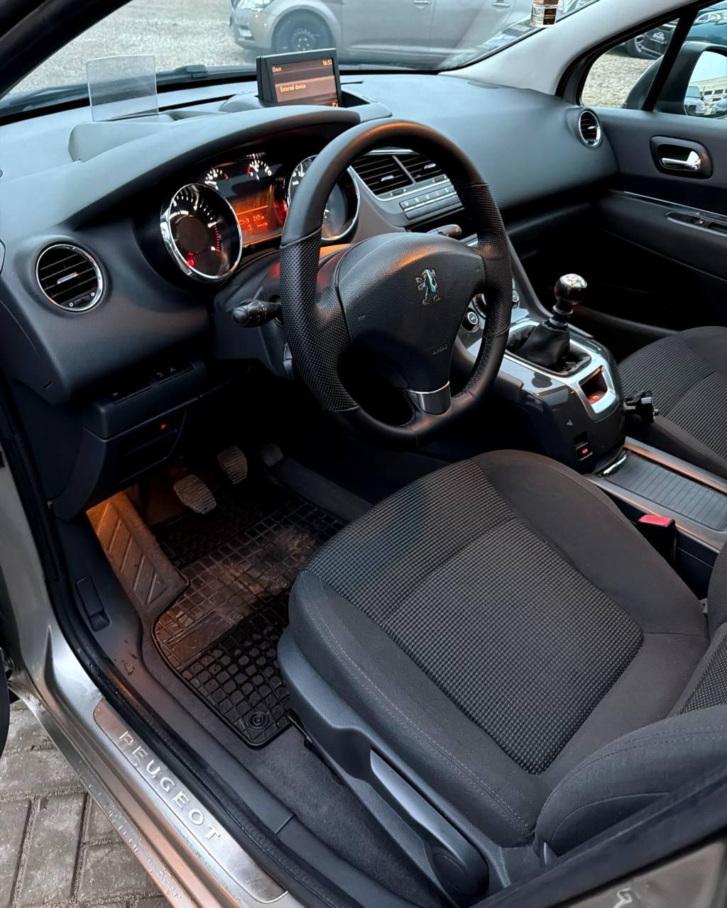 Peugeot 5008 I , 2011 г., механика, дизель - фото 10