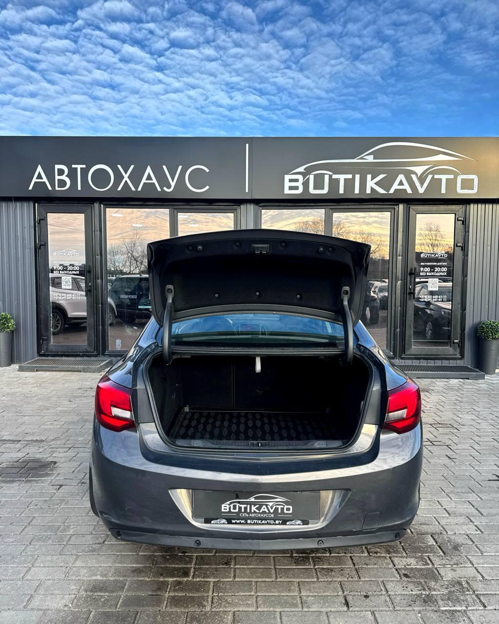 Opel Astra J · Рестайлинг , 2013 г., механика, бензин - фото 12