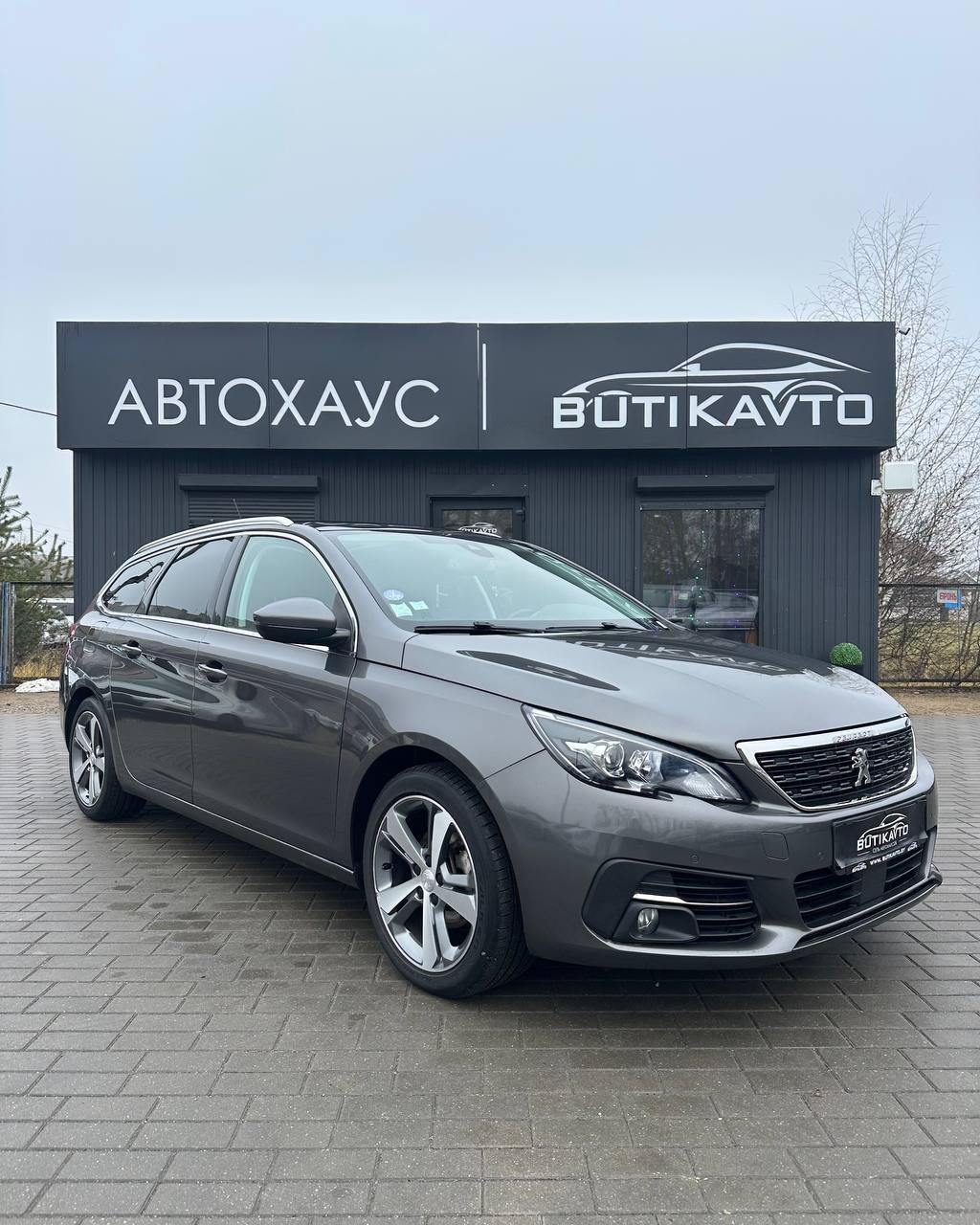 Peugeot 308 T9 · Рестайлинг , 2018 г., механика, бензин