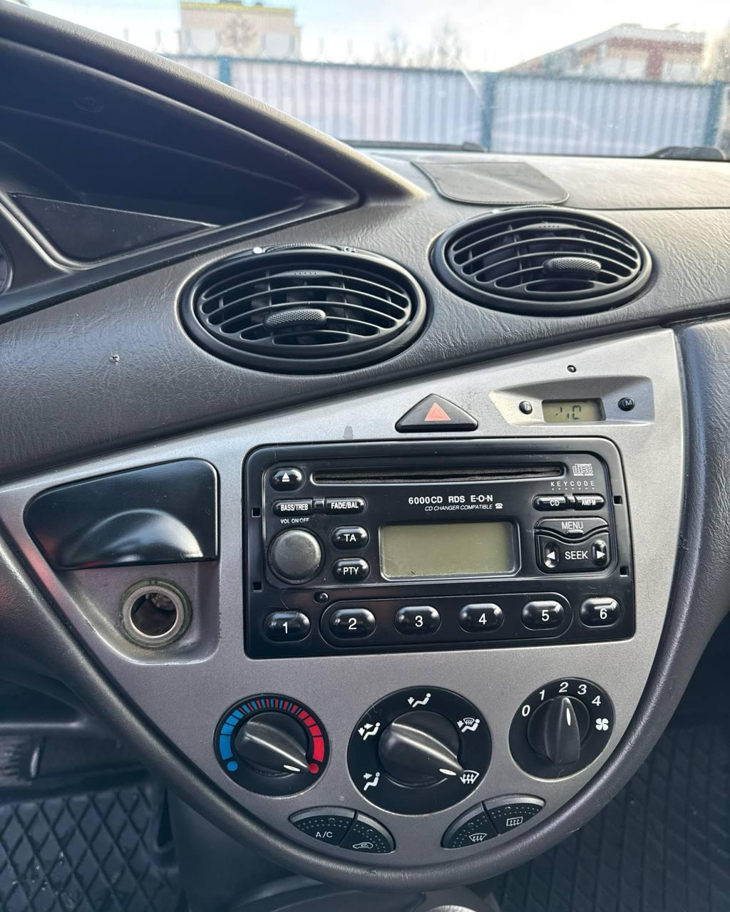 Ford Focus I , 1999 г., механика, бензин - фото 14