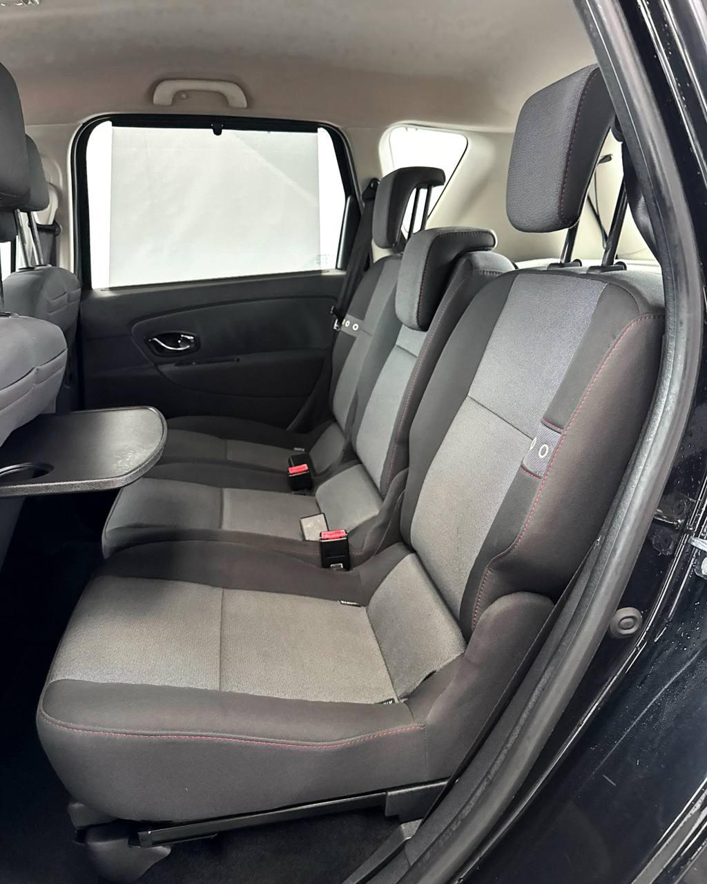 Renault Scenic III · 2-й рестайлинг , 2012 г., механика, дизель  - фото 13