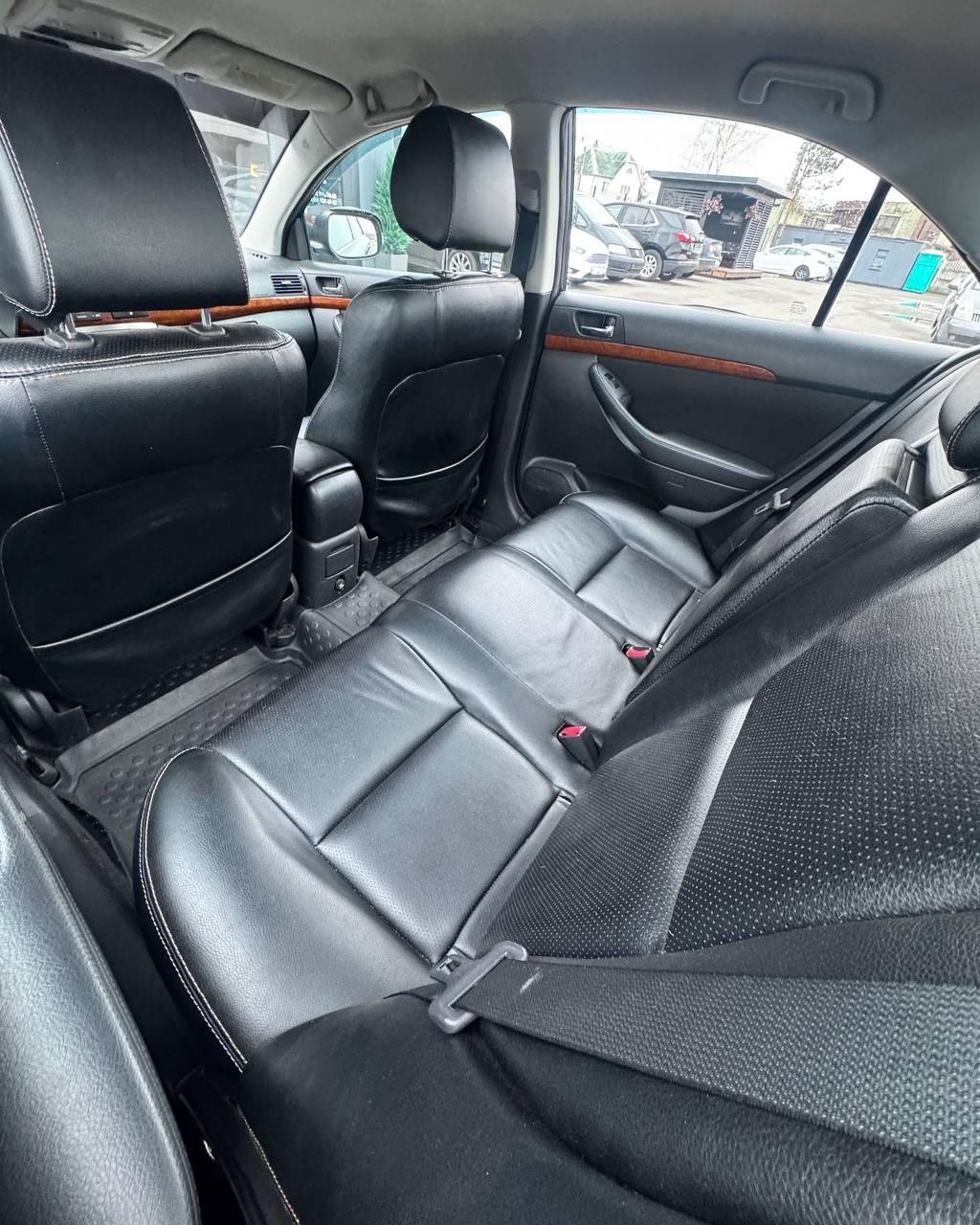 Toyota Avensis II (T250) · Рестайлинг , 2008 г., механика, бензин - фото 11