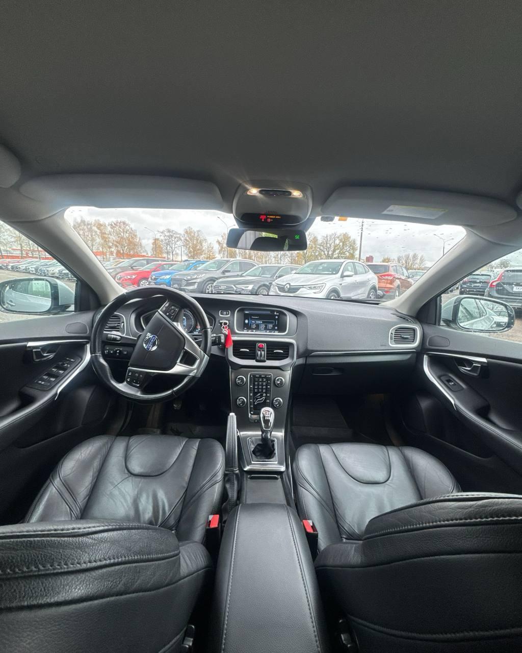 Volvo V40 II , 2012 г., механика, дизель - фото 9