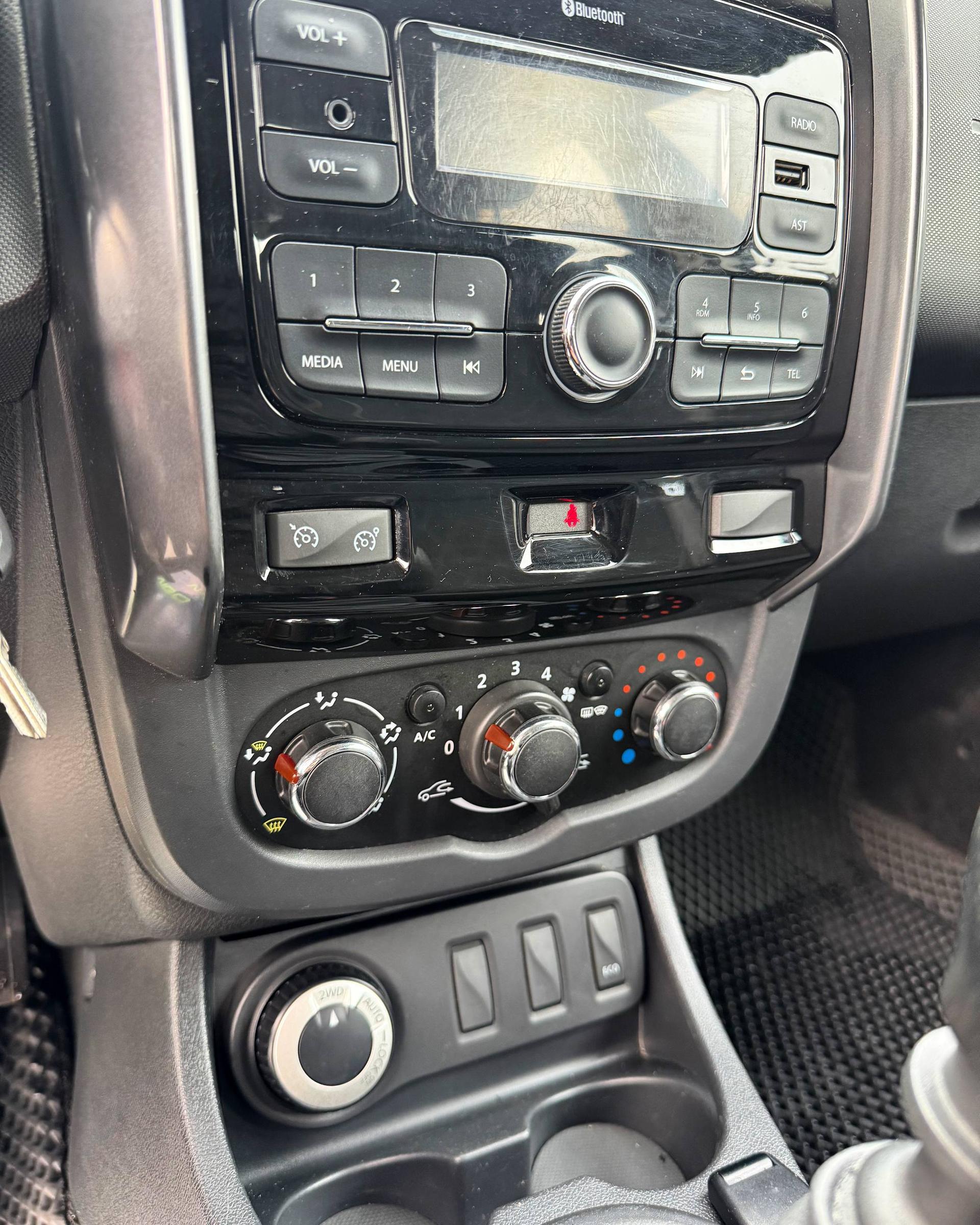 Renault Duster I · Рестайлинг , 2017 г., механика, бензин - фото 15