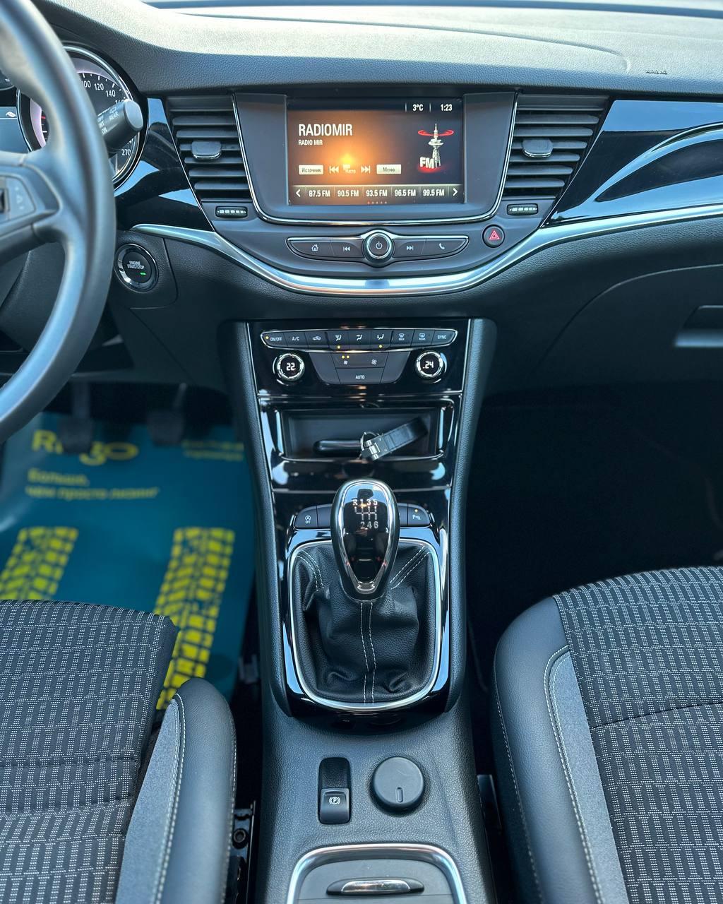 Opel Astra K · Рестайлинг , 2021 г., механика, бензин - фото 10