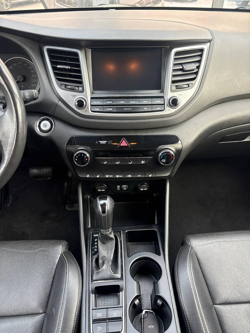 Hyundai Tucson III · Рестайлинг , 2018 г., автомат, дизель - фото 16