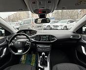 Peugeot 308 T9 · Рестайлинг , 2018 г., механика, дизель - фото 9